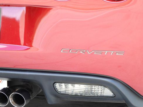 Used 2006 Chevrolet Corvette Convertible w/ Preferred Equipment Group RWD image 18