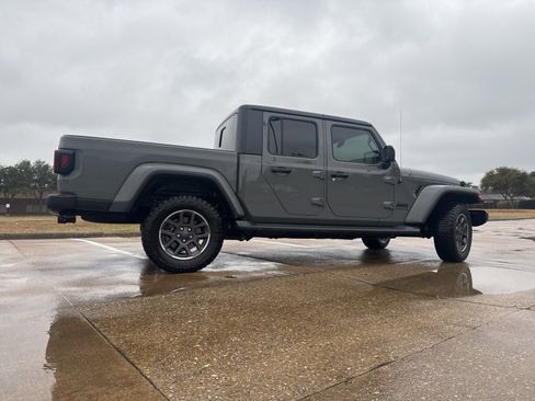 Used 2021 Jeep Gladiator Sport image 3