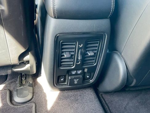 Used 2015 Jeep Grand Cherokee High Altitude RWD image 21