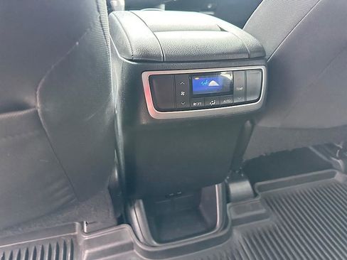 Certified 2018 Toyota Highlander LE image 20