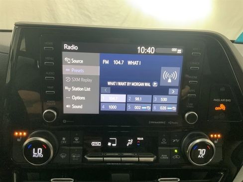 Used 2022 Toyota Highlander XLE image 30