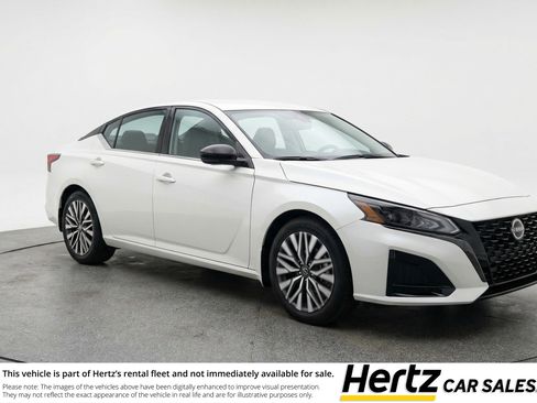 Used 2025 Nissan Altima 2.5 SV FWD image 1