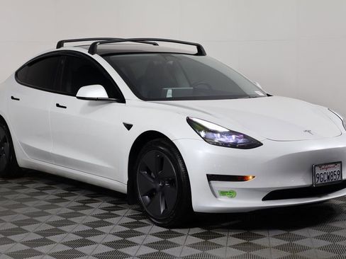Used 2023 Tesla Model 3 Standard Range RWD image 3