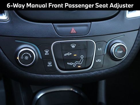 Used 2018 Chevrolet Malibu LT image 22