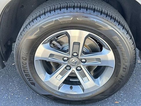 Certified 2025 Honda Pilot EX-L image 10