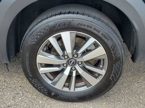 Used 2025 Nissan Pathfinder SL AWD/4WD image 29
