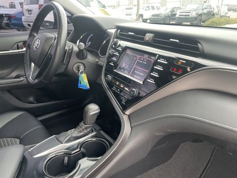 Used 2019 Toyota Camry SE image 29