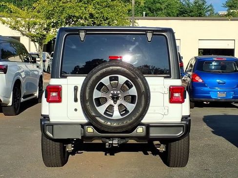 Used 2018 Jeep Wrangler Unlimited Sahara AWD/4WD image 6