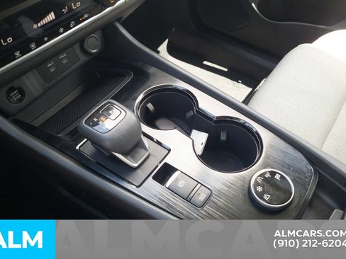 Used 2025 Nissan Rogue SV AWD/4WD image 9
