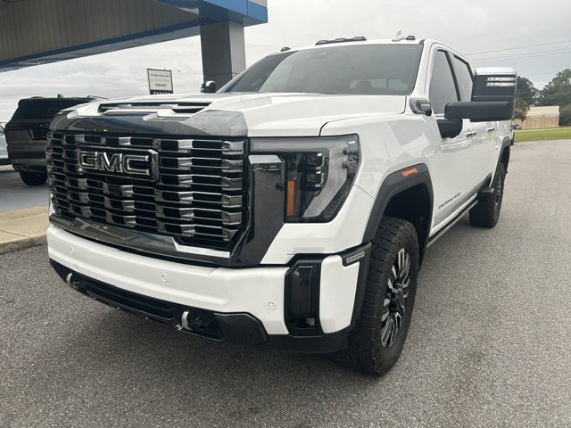 Used 2024 GMC Sierra 2500 Denali Ultimate AWD/4WD image 5