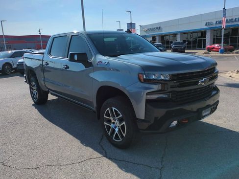Used 2020 Chevrolet Silverado 1500 LT Trail Boss image 2