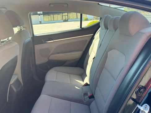 Used 2020 Hyundai Elantra SEL FWD image 11