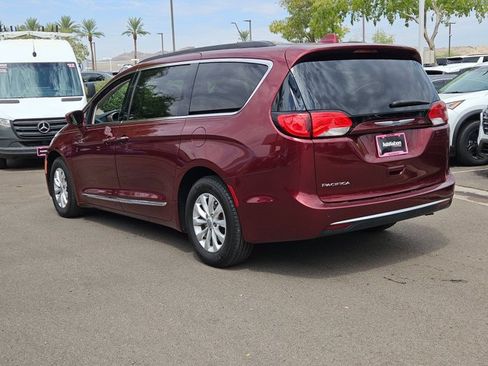 Used 2017 Chrysler Pacifica Touring-L FWD image 8
