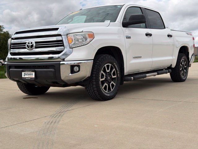 Used 2017 Toyota Tundra SR5 w/ TRD Off Road Package AWD/4WD image 44