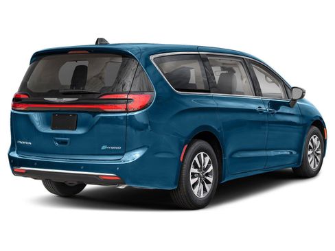 Used 2024 Chrysler Pacifica Limited FWD image 2