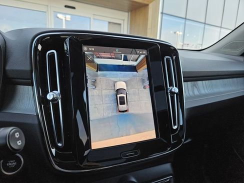 Certified 2024 Volvo XC40 B5 Ultimate w/ Protection Package Premier AWD/4WD image 27