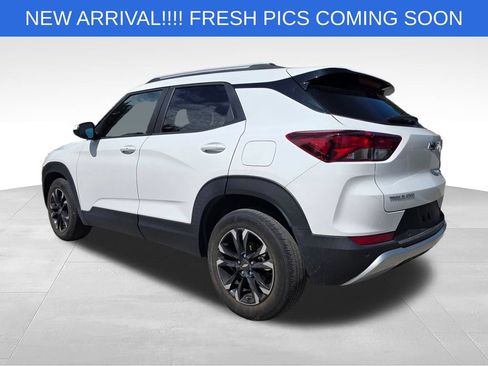 Used 2022 Chevrolet TrailBlazer LT w/ Convenience Package FWD image 5
