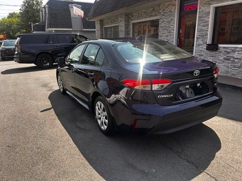 Used 2025 Toyota Corolla LE FWD image 5
