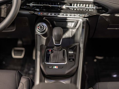 New 2025 Alfa Romeo Tonale w/ Premium Package image 38