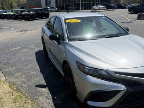 Used 2022 Toyota Camry SE AWD/4WD image 4