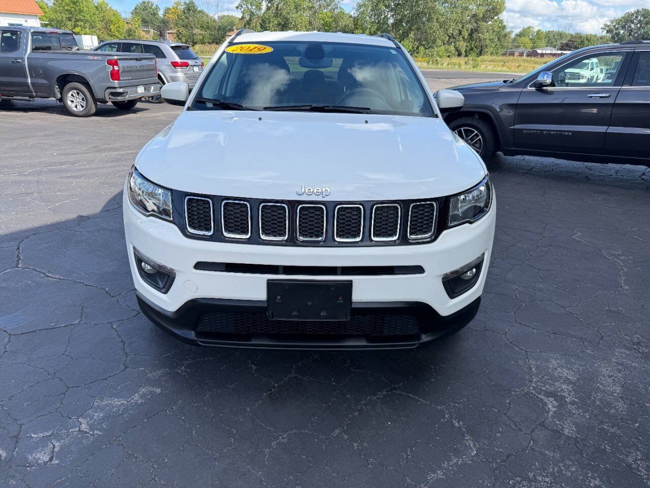 Used 2019 Jeep Compass Latitude w/ Cold Weather Group AWD/4WD image 2