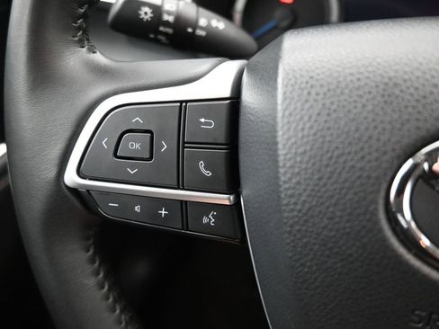 Used 2023 Toyota Highlander Bronze Edition image 19