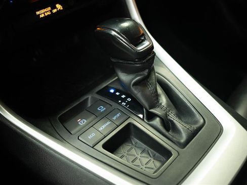 Used 2019 Toyota RAV4 XLE Premium w/ Carpet Mat Package FWD image 23