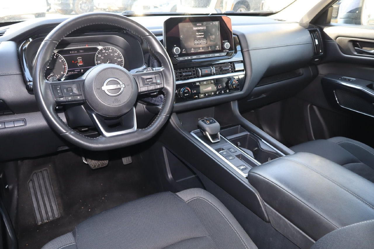 Used 2024 Nissan Pathfinder SV FWD image 4
