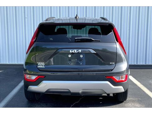 Used 2023 Kia Niro EX FWD image 4