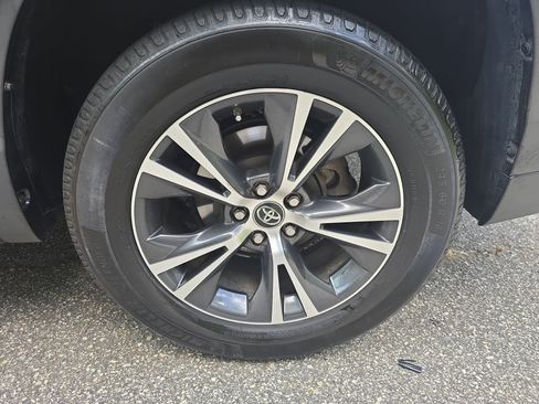 Used 2016 Toyota Highlander XLE FWD image 30