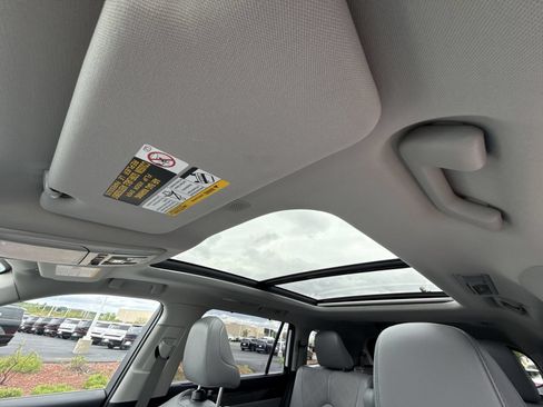 Used 2022 Toyota Highlander Platinum AWD/4WD image 24