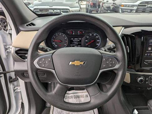 Used 2023 Chevrolet Traverse LS image 22