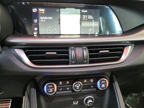 New 2025 Alfa Romeo Stelvio Sprint image 86