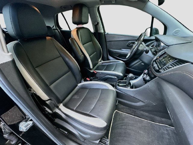 Used 2019 Chevrolet Trax Premier w/ Midnight Edition AWD/4WD image 28