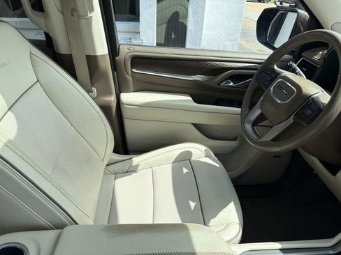 Used 2022 GMC Yukon XL Denali w/ Max Trailering Package AWD/4WD image 14