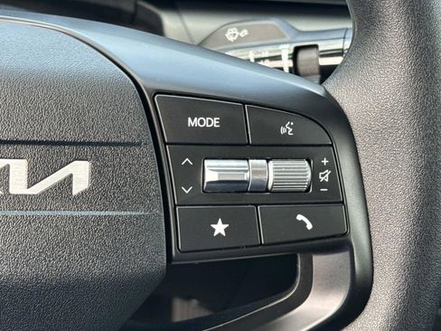 Used 2025 Kia K4 FWD image 23