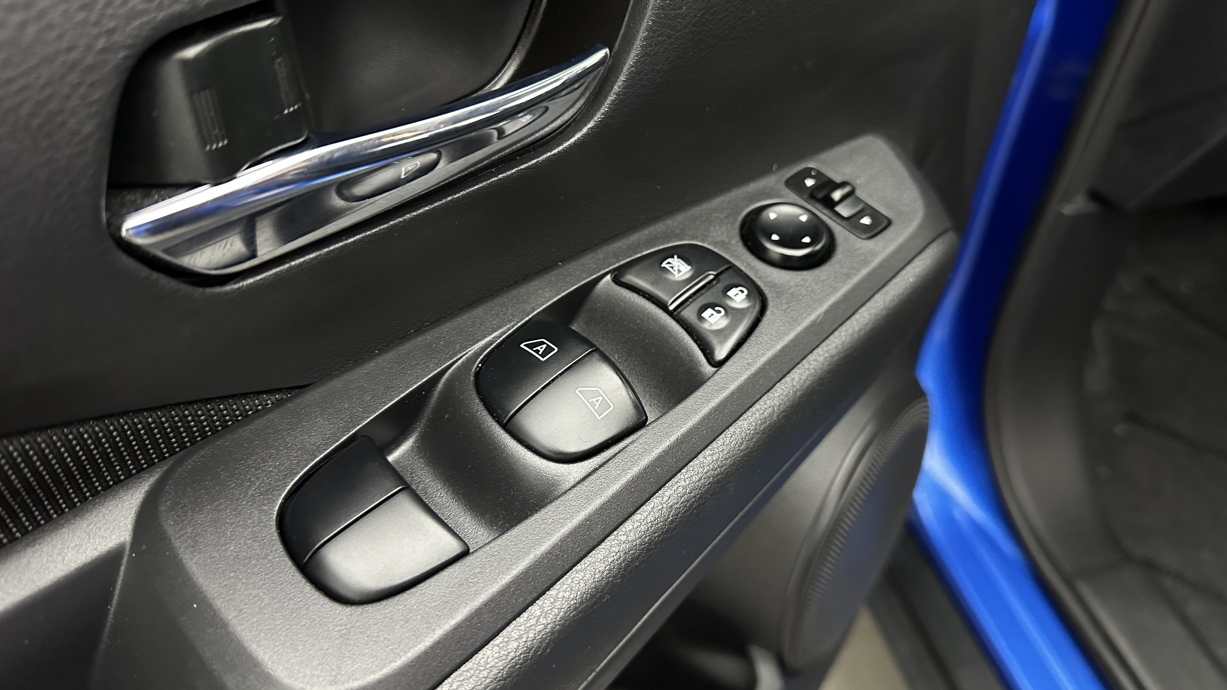 Used 2021 Nissan Kicks SV FWD image 12