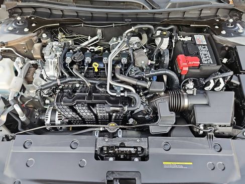 Used 2025 Nissan Altima 2.5 SV FWD image 33