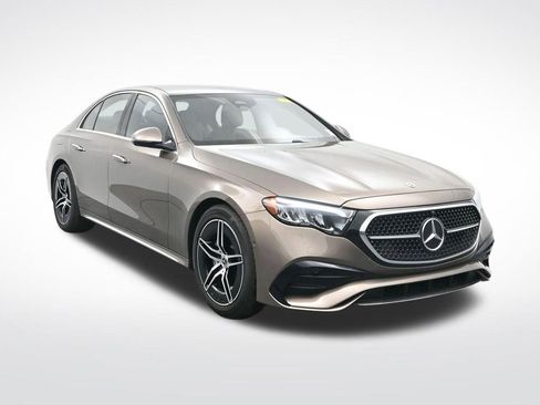 Used 2025 Mercedes-Benz E 350 Sedan image 3