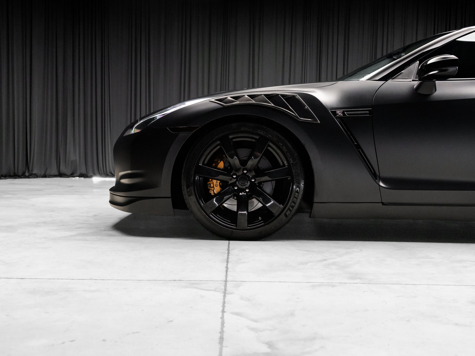 Used 2009 Nissan GT-R Premium AWD/4WD image 26