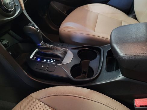 Used 2018 Hyundai Santa Fe SE w/ SE Premium Package 02 FWD image 26