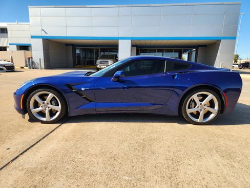 Certified 2018 Chevrolet Corvette Stingray Coupe w/ 2LT Preferred Equipment Group image 17