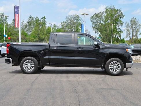 Used 2024 Chevrolet Silverado 1500 LT AWD/4WD image 2