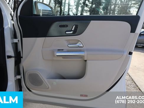 Used 2025 Mercedes-Benz GLA 250 4MATIC image 30