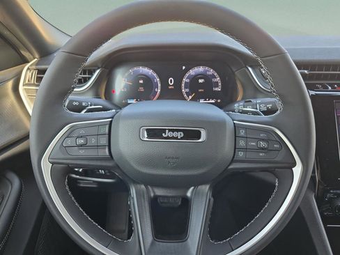 New 2025 Jeep Grand Cherokee Altitude RWD image 21