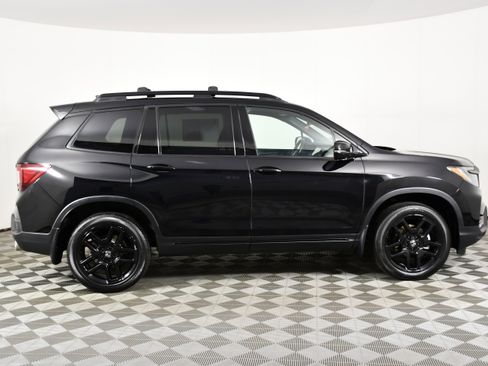 Certified 2024 Honda Passport Black Edition image 5