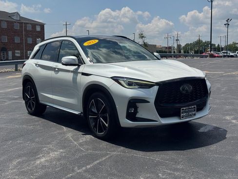 Used 2023 INFINITI QX50 Sport AWD/4WD image 2