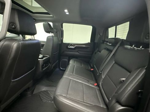 Used 2022 Chevrolet Silverado 1500 LT Trail Boss w/ LT Trail Boss Premium Package AWD/4WD image 10