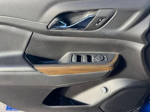 Used 2023 GMC Acadia SLE w/ Driver Convenience Package image 22