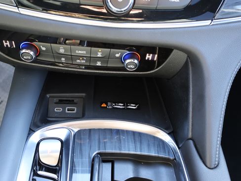 Used 2023 Buick Enclave Essence w/ Experience Buick Package image 29